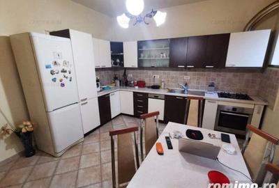 Vila mare ,ideala pentru locuit sau Gradini?a-after school - 2