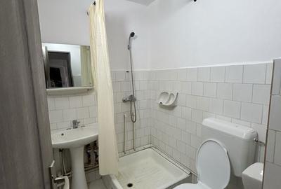 Apartament cu 4 camere decomandat în Rogerius
