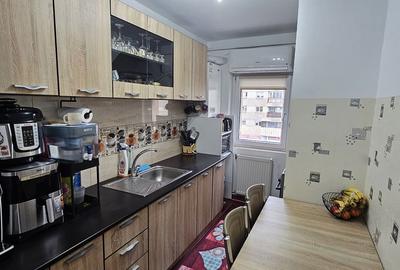 Apartament cu 2 camere decomandat în 13 Decembrie - 13