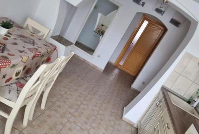 Apartament cu 4 camere decomandat, mobilat în Central - 3