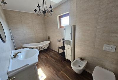 Casă spațioasă de închiriat cu curte amenajată și facilități complete - 19