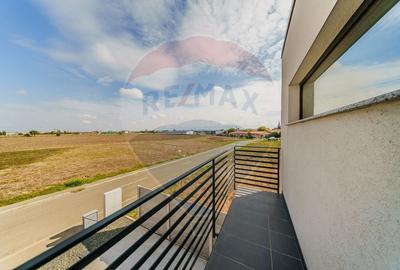 Casa tip duplex de inchiriat in Via Carmina - 15