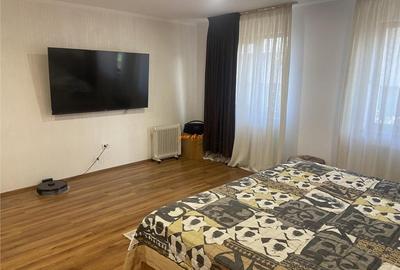 Casa de vanzate in Campineanca , parter etaj, 360 mp utili , - 2