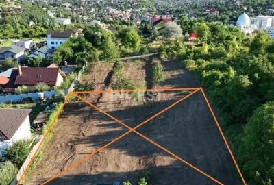 Teren de 1200 mp, în Bucium