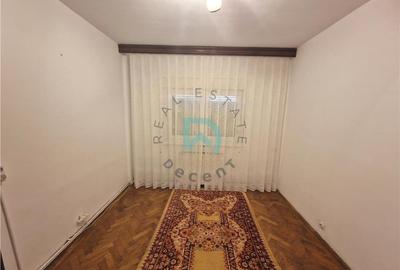 Apartament cu 3 camere decomandat, mobilat în Tractorul - 12