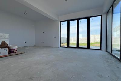 Casă individuală cu 4 camere cu Canalizare în Domnești - 3