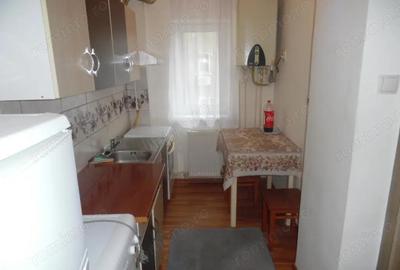 Inchiriez apartament 2 camere in Deva, pe str. Minerului, bloc de caramida, decomandat, etaj 1, - 1