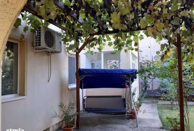 Casă cu 9 camere cu Teren 800 Mp în Mangalia - 1