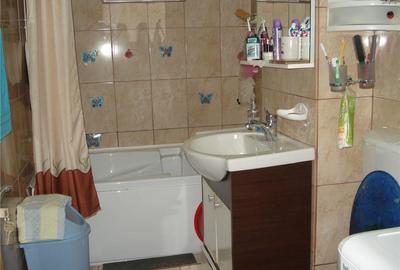 Casă cu 3 camere decomandat în Gării - 3