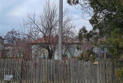 Casă cu 4 camere cu Teren 1578 Mp în Țăndărei - 1