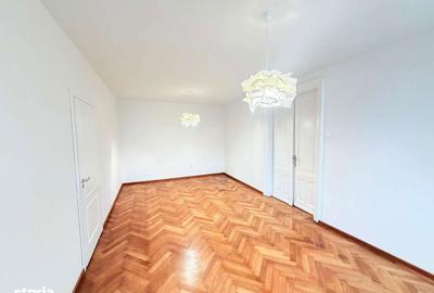 Apartament cu 4 camere decomandat în Central - 3