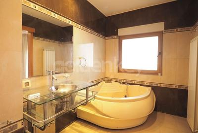 Vila nemobilata in complex cu piscina | 2 garaje - 14