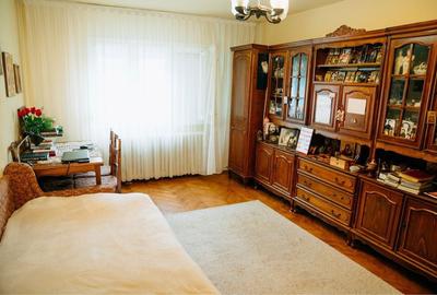 Apartament cu 3 camere decomandat în Central - 1