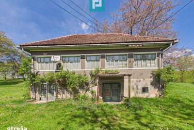 Casă cu 2 camere cu Teren 24270 Mp în Central