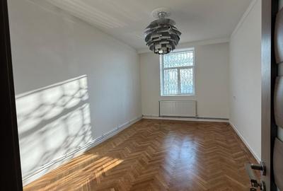 Apartament cu 3 camere decomandat în Copou - 9