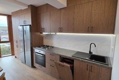Apartament cu 2 camere decomandat în Zăvoi - 3