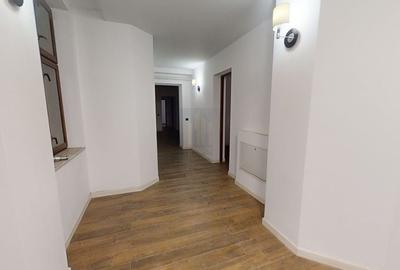 Casă individuală cu 15 camere cu Canalizare în Universitate - 12