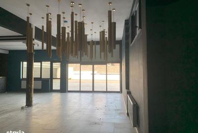 Spațiu comercial, de 300 mp, în Central - 3