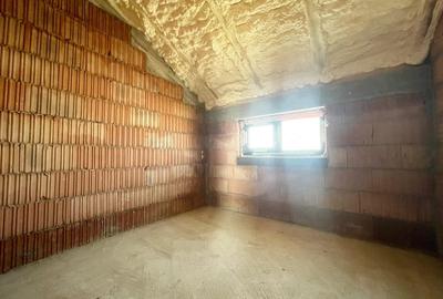 Duplex cu 3 camere cu Canalizare în Moșnița Nouă - 9