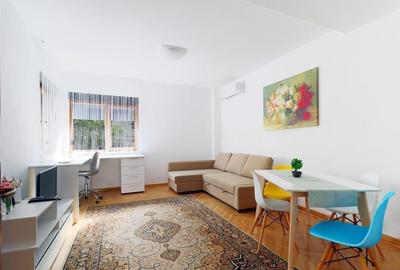 Apartament cu 2 camere semidecomandat în P-ța Victoriei