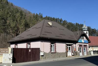 Casă cu 7 camere cu Teren 500 Mp în Bran - 2