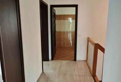 Casă cu 5 camere cu Teren 800 Mp în Central - 2