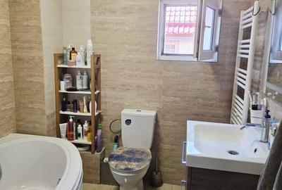 Casă cu 4 camere în Central - 1