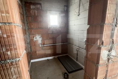 Casa cu 4 camere, curte amenajata - Sura Mica - 2