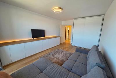 Apartament cu 3 camere decomandat în Tractorul - 1