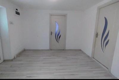 Casă cu Teren 740 Mp în Central - 2