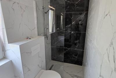 Casă cu 4 camere cu Teren 250 Mp în Central - 2