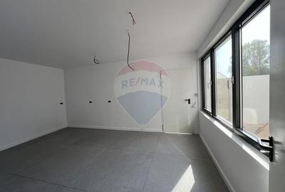 Spatiu comercial modern de inchiriat / 2 locuri de parcare - 37