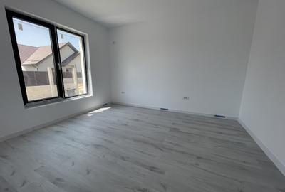 Casă cu 5 camere cu Teren 480 Mp în Domnești - 19