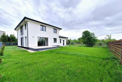 Vila 5 camere cu garaj langa Paradisul Verde - 2