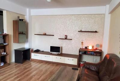 2 camere in zona Girocului