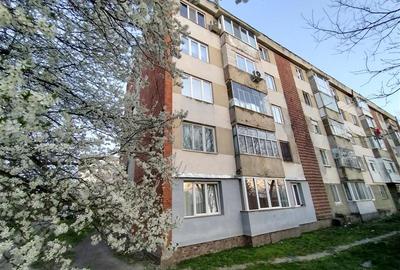 Apartament cu 3 camere semidecomandat, mobilat în Central - 2