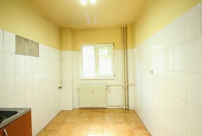 Turda - Parcul Regina Maria, 2 camere, decomandat, parter cu balcon, bloc 1982 - 5