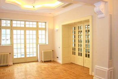 Imobil spectaculos 806 mp, 500mp teren Universitate - 2