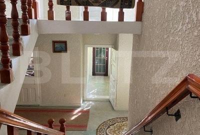 Casă cu 4 camere cu Teren 2200 Mp în Central - 2