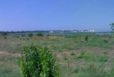 Teren de 5000 mp, în Central