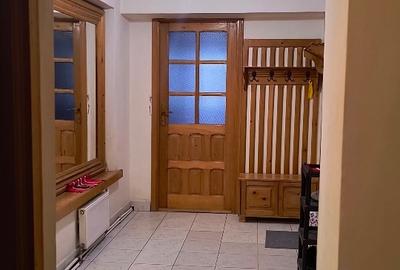 Apartament cu 3 camere decomandat, mobilat în Central