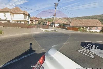 Casă cu Teren 1440 Mp în Central