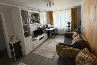 Apartament cu 4 camere semidecomandat în Titan