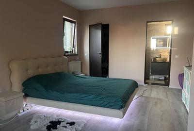 Casă cu 4 camere în Roșu - 1