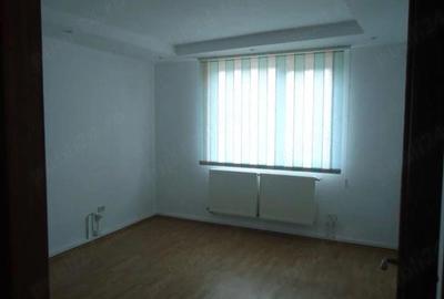 Casă cu 2 camere cu Teren 220 Mp în Mihai Bravu - 1