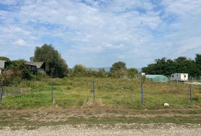 Teren de 1600 mp, în Hălchiu - 5