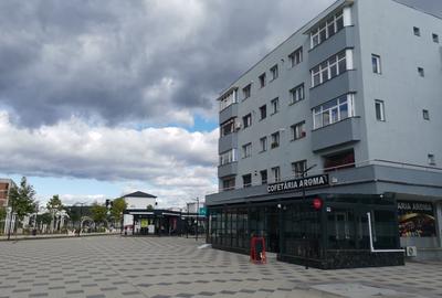 Vand apartament 4 camere,bl L1, decomandat, in centru Rovinari, - 1