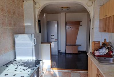 Vând ap2 cam piața muncii - 1