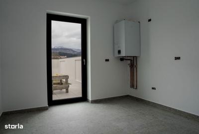 Casă cu 4 camere în Cristian - 2