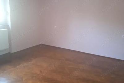 Casa cu etaj de vanzare zona 14Mai - 7